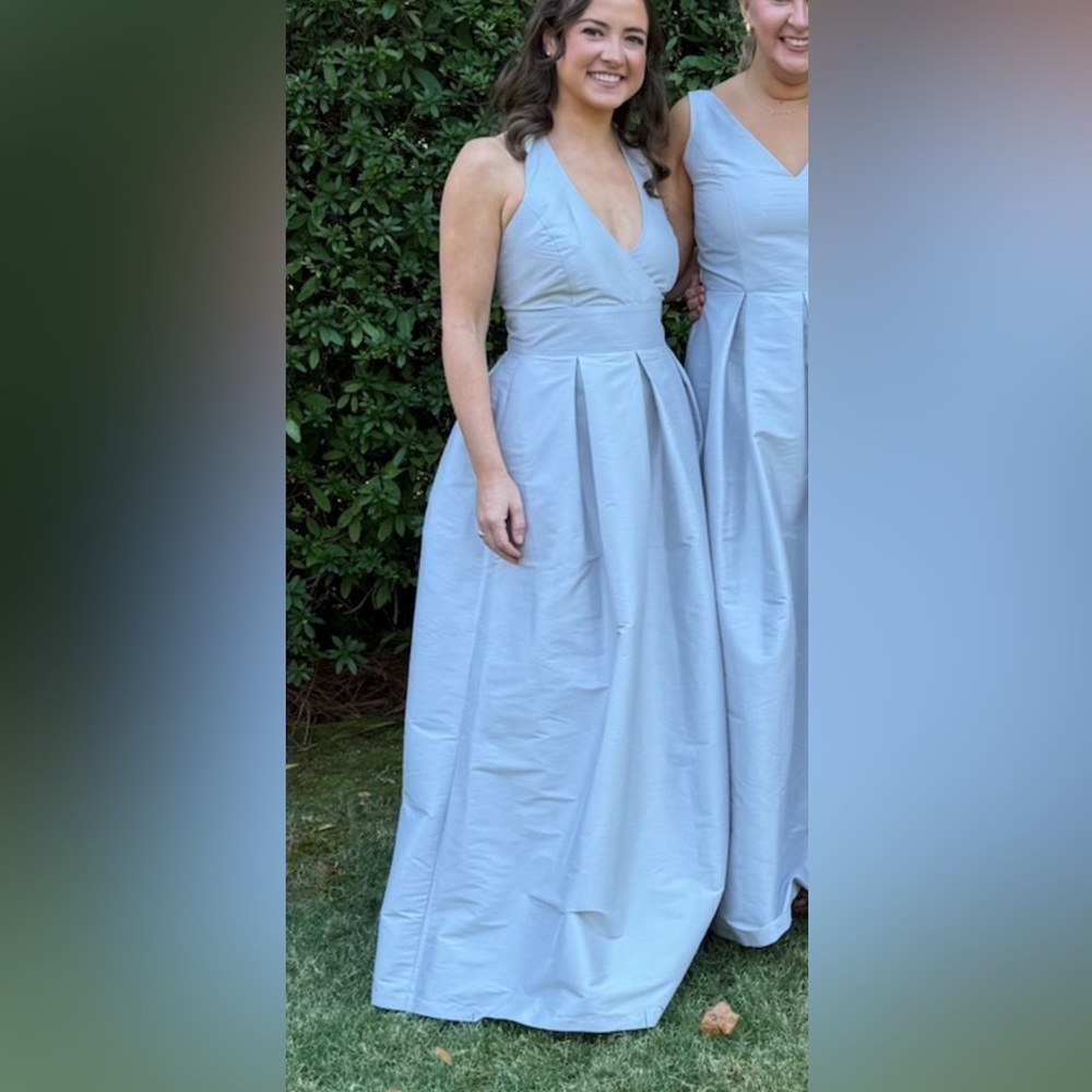 Unaltered Bella’s Bridesmaids LulaKate, Platinum/Silver, sz 2
